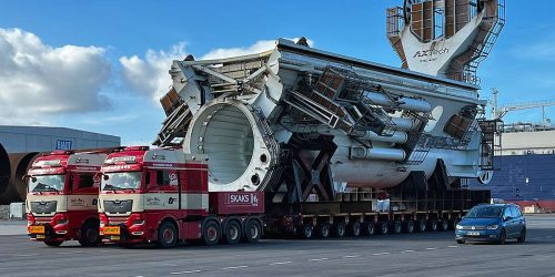 camiones-transportan-grua-gigante-2
